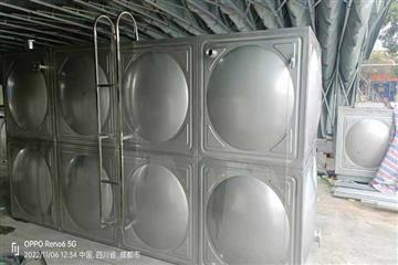 成都崇州12立方不锈钢水箱工程焊接现场
