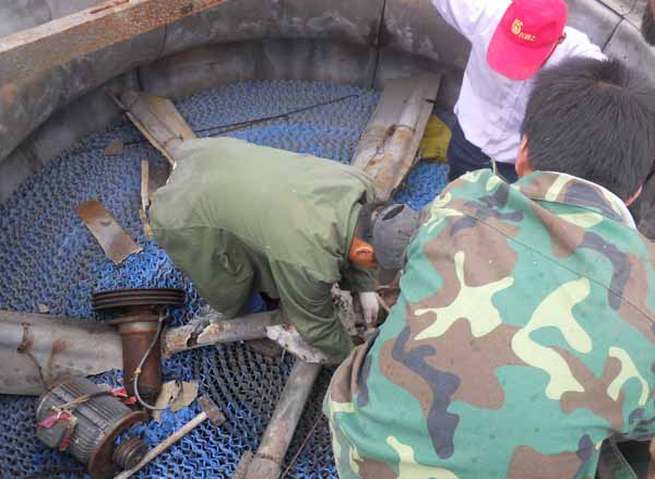  玻璃钢冷却塔风机维修