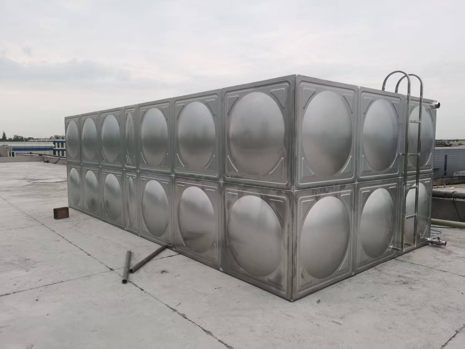 四川成都不锈钢水箱大邑县项目现场甲方单位成都优信食品有限公司